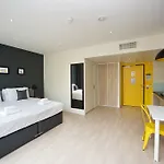 Staycity فندق